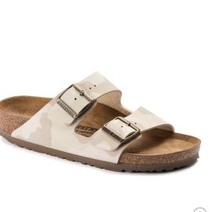 Birkenstock Arizona Buckle Sandal, Desert Soil Camo Sand, Euro Size 37